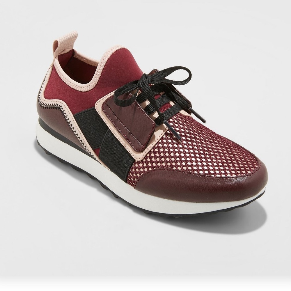 New With Box Lace Up Sneaker Comfort Shoe